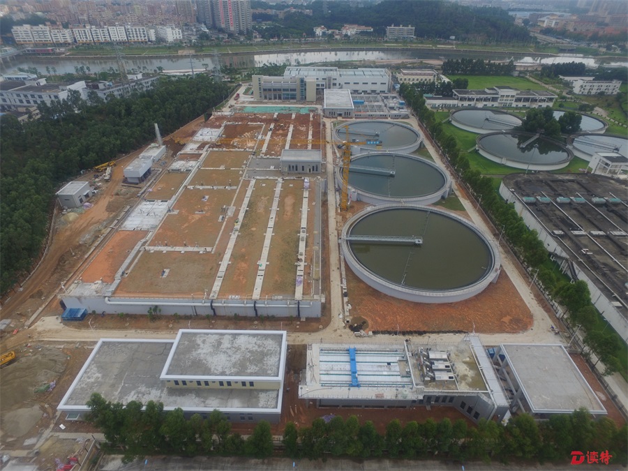 松岗水质净化厂二期工程现场航拍图 - 广州首个出水指标达地表水Ⅳ类水质净化厂投入运营